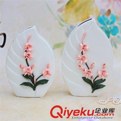 功能分类 田园创意扁花瓶 韩国家居装饰品 君子兰贴花工艺品陶瓷摆件-义乌市窝窝家工艺品提供功能分类 田园创意扁花瓶 韩国家居装饰品 君子兰贴花工艺品陶瓷摆件的相关介绍、产品、服务、图片、价格义乌市窝窝家工艺品、陶瓷工艺品;树脂工艺品;家居日用品;玻璃制品;仿真花批发;工艺品